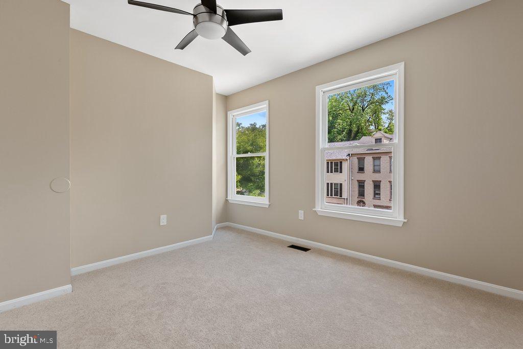 3742 COLLEGE AVENUE Unit: E1