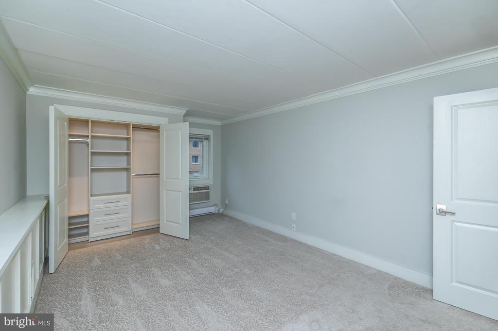 200 CAMPBELL CIRCLE Unit: E-6