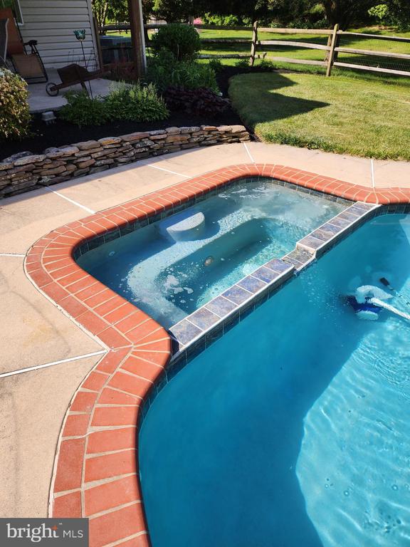 2041 SHEARER ROAD