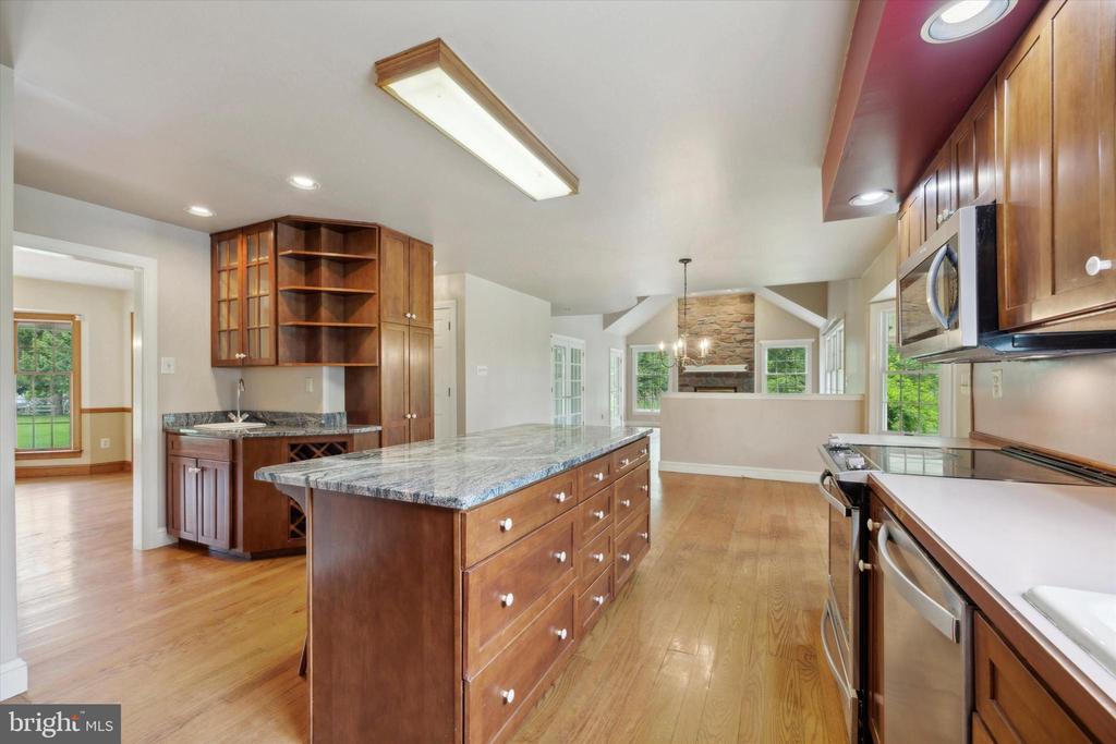 2041 SHEARER ROAD