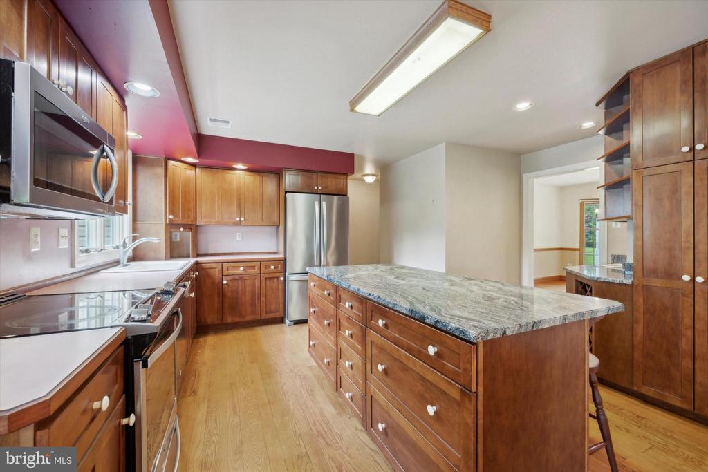 2041 SHEARER ROAD