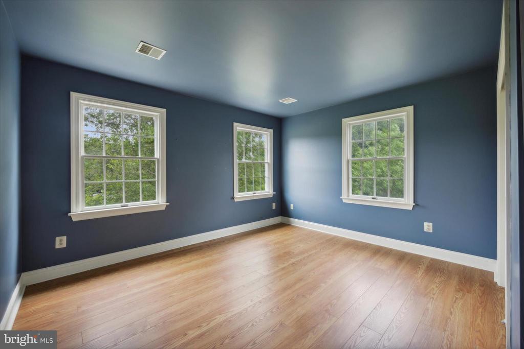 2041 SHEARER ROAD