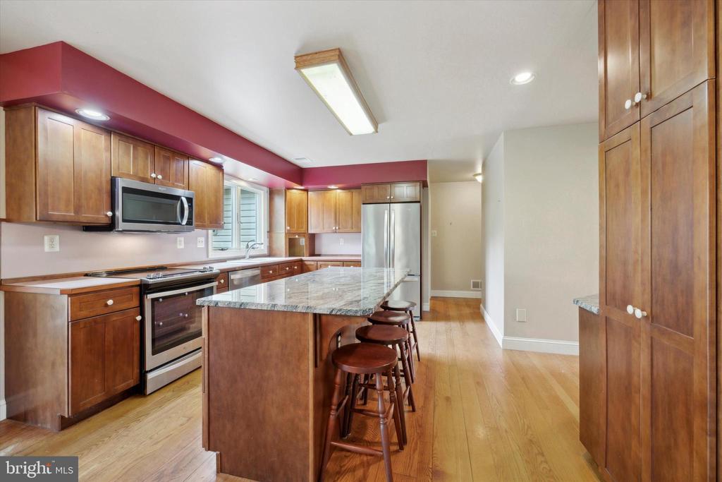 2041 SHEARER ROAD