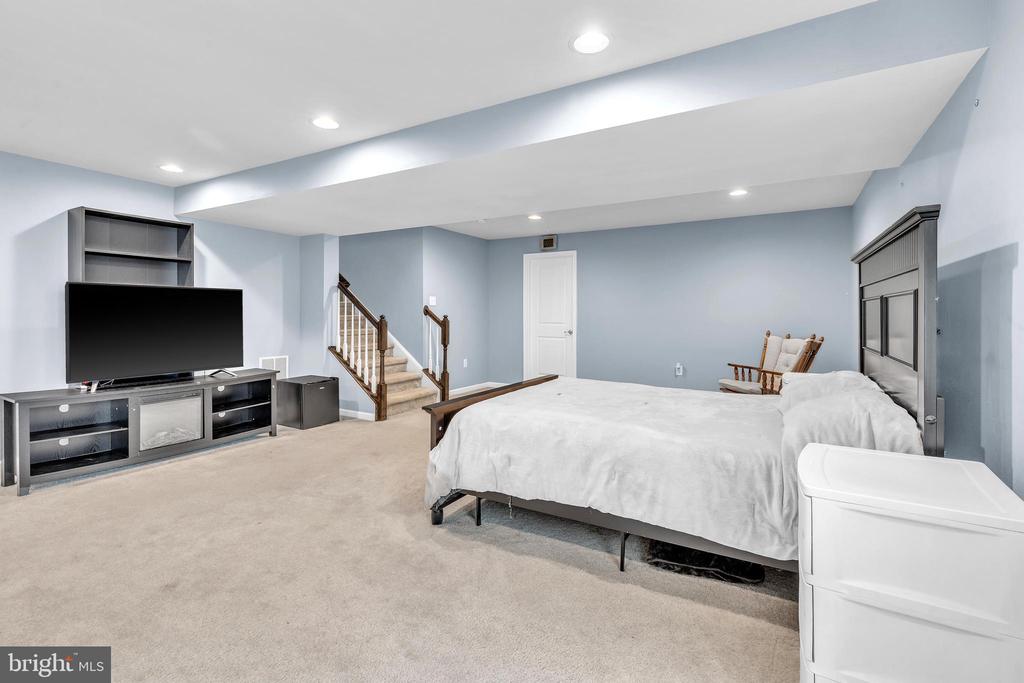 106 TALLOWOOD DRIVE
