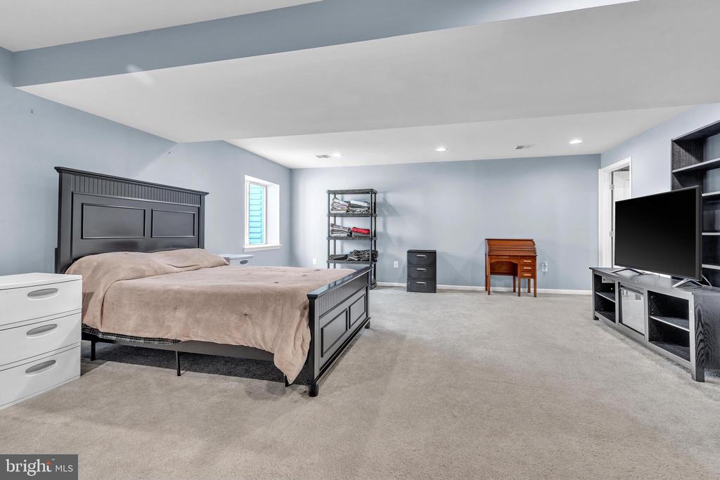 106 TALLOWOOD DRIVE