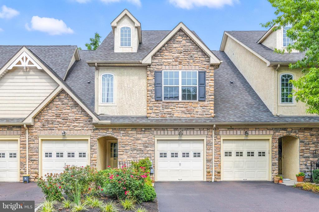 2461 MERRI CLAUDE DRIVE