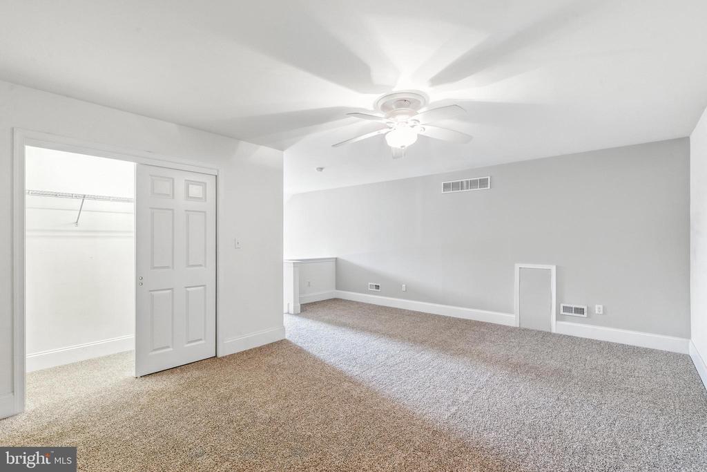 2461 MERRI CLAUDE DRIVE