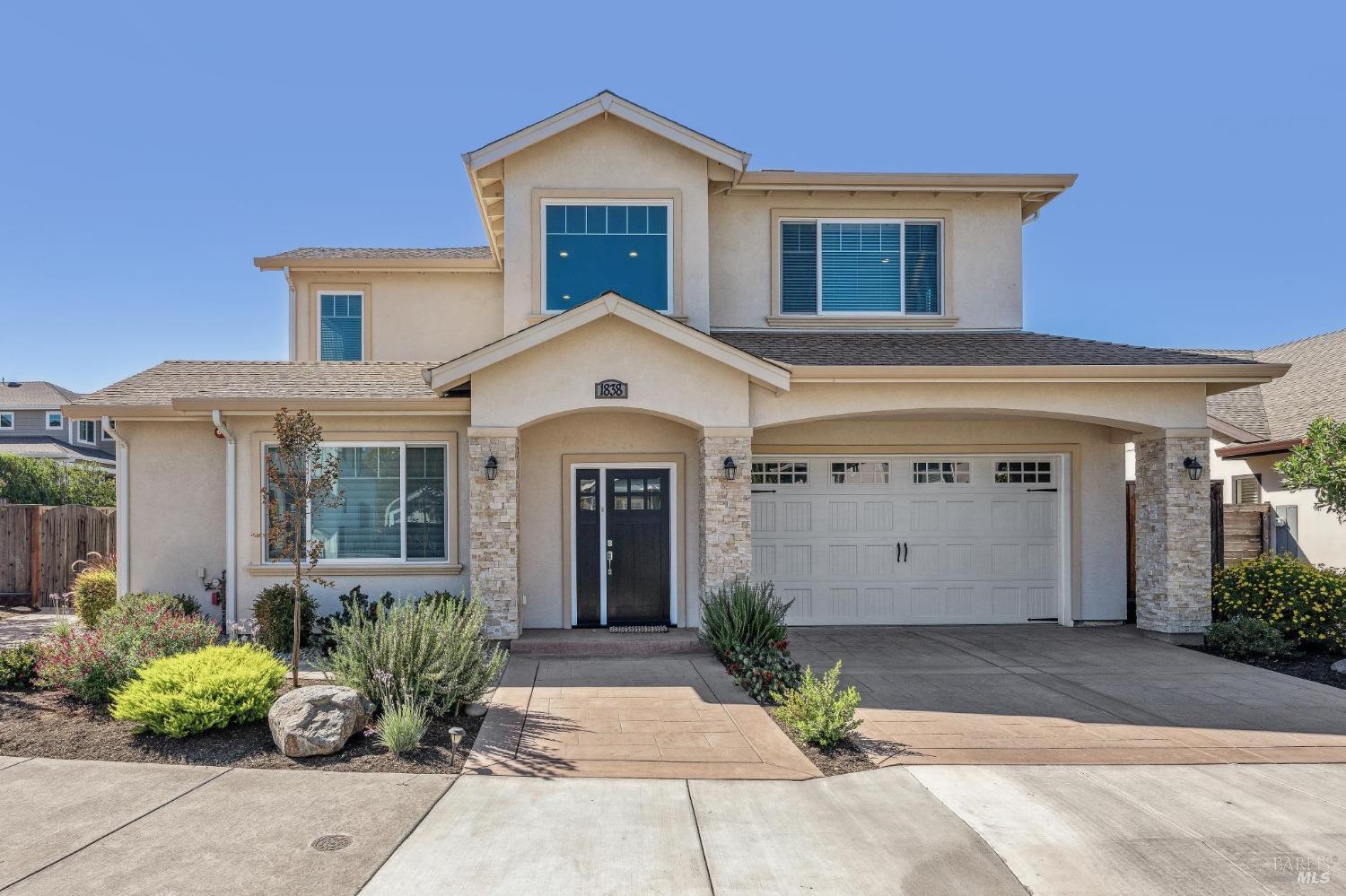 1838 Bella Vista Way