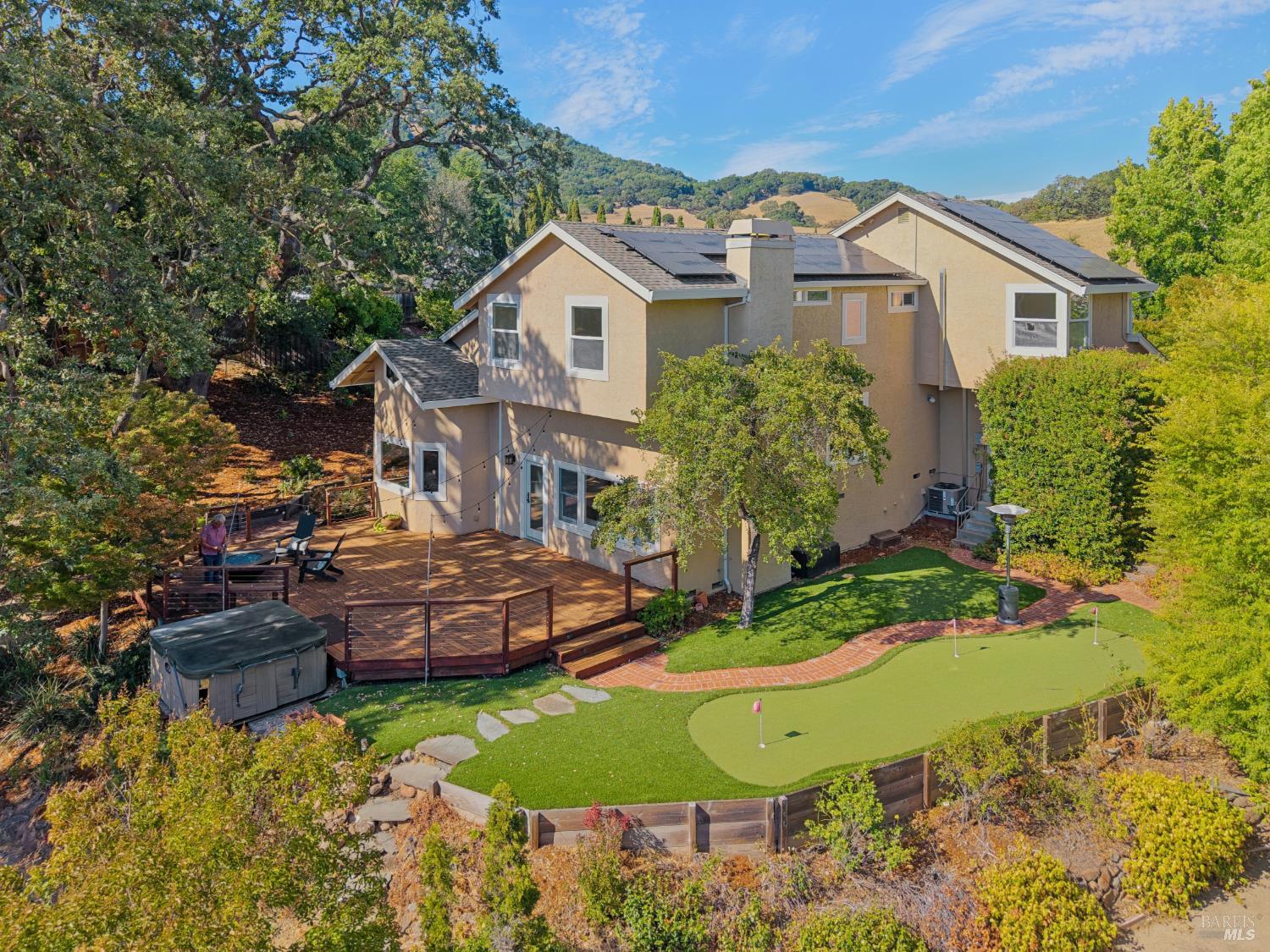 52 Woodleaf Court