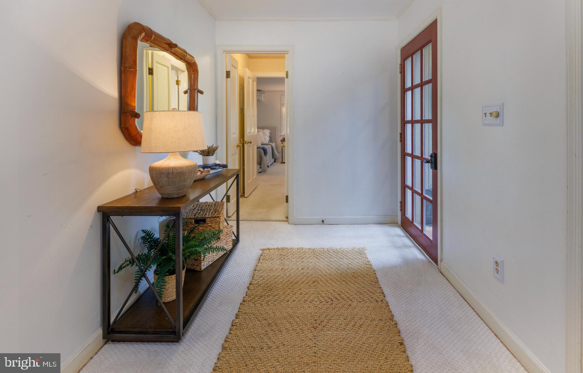 100 Sullivans ALLEY