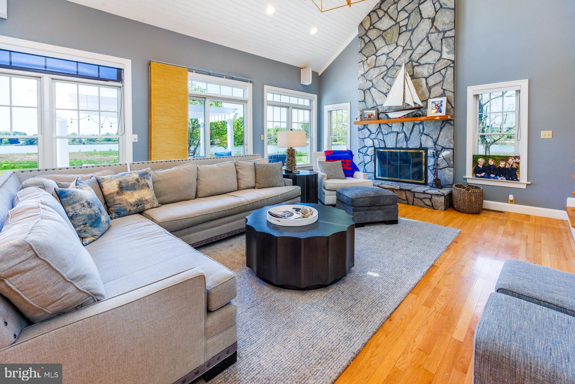 6694 Hopkins Neck Rd