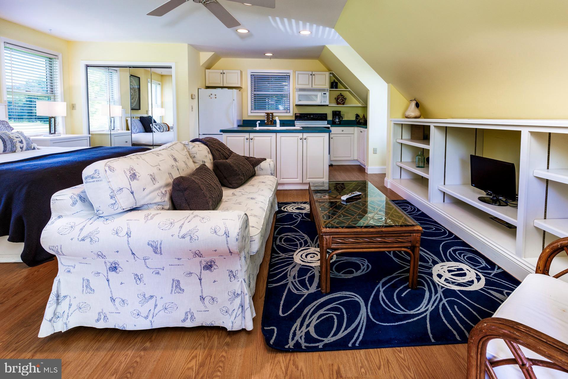 6694 Hopkins Neck Rd