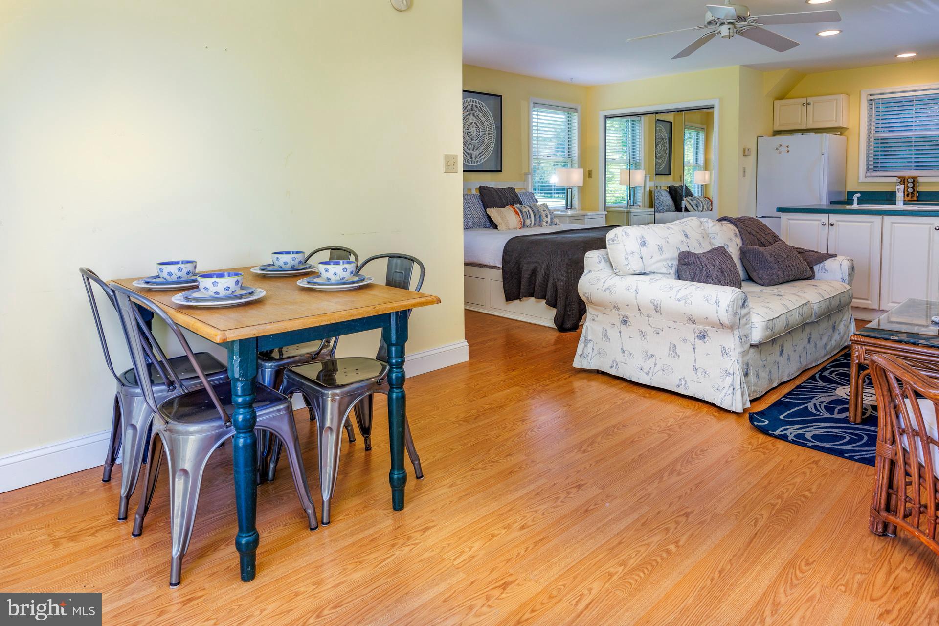 6694 Hopkins Neck Rd