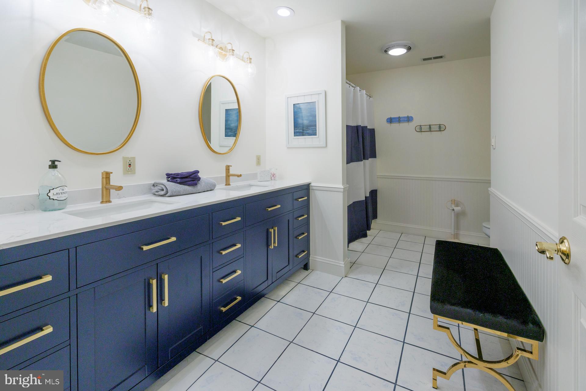 6694 Hopkins Neck Rd