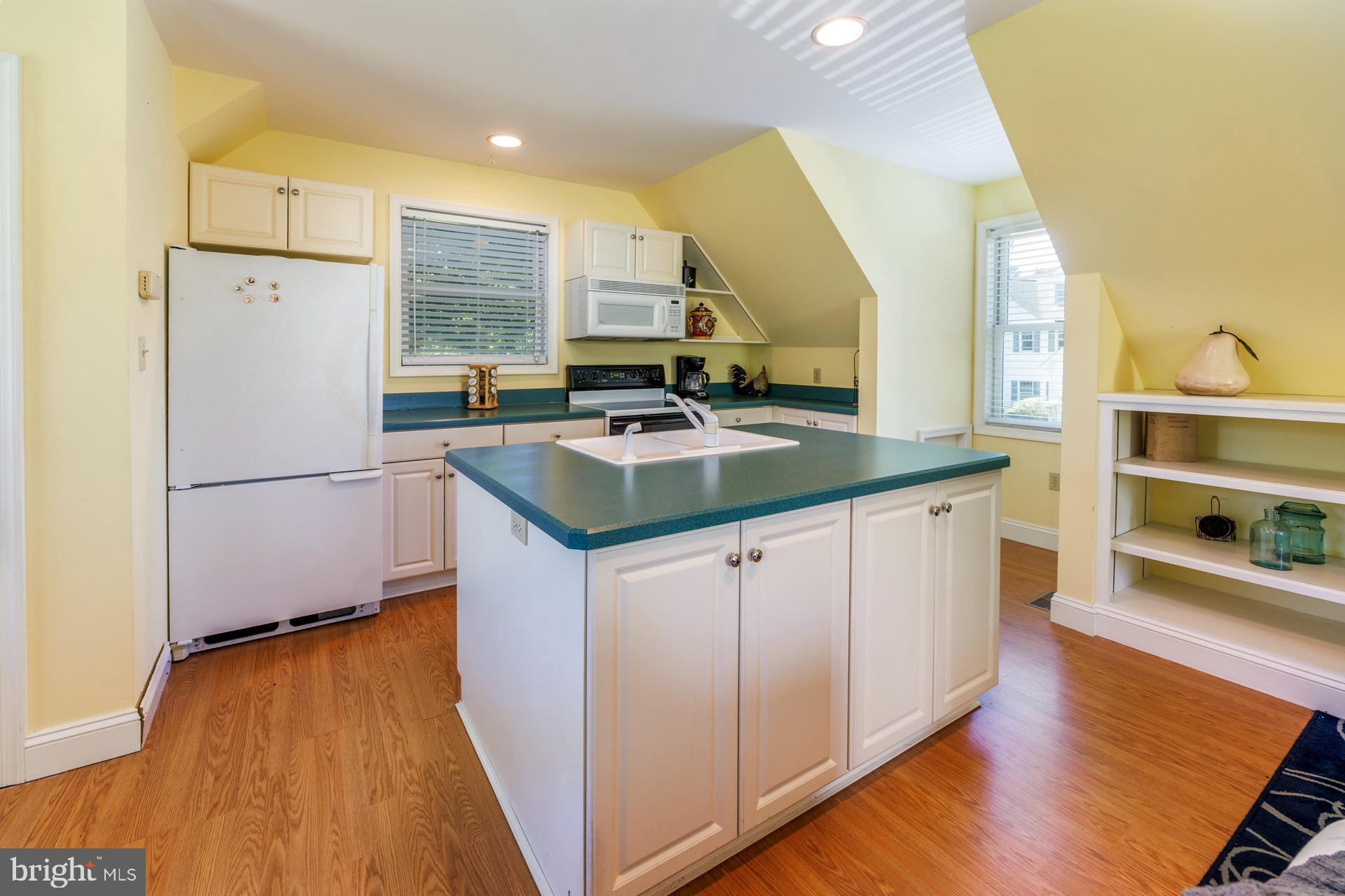 6694 Hopkins Neck Rd