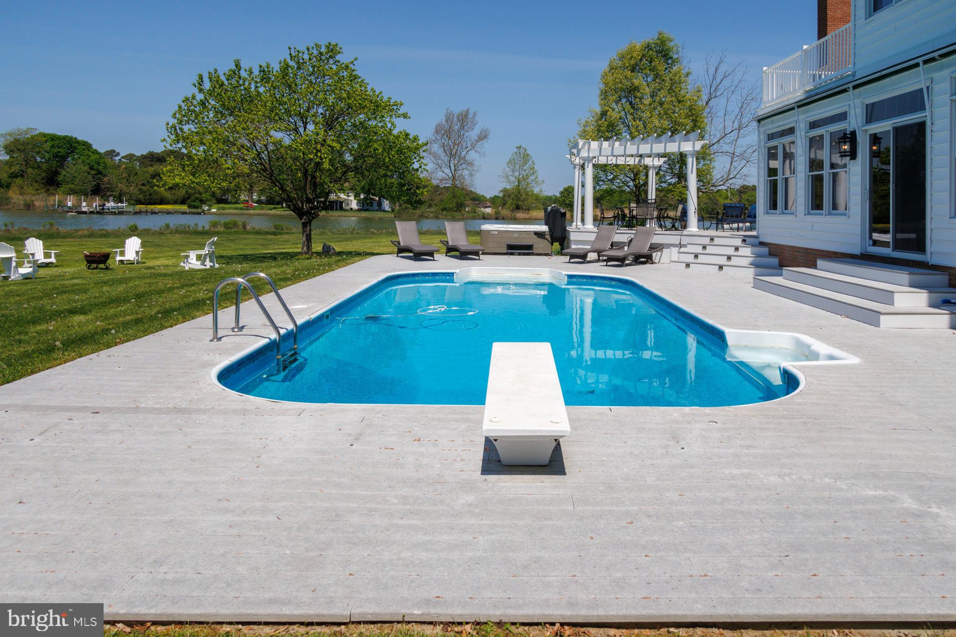 6694 Hopkins Neck Rd