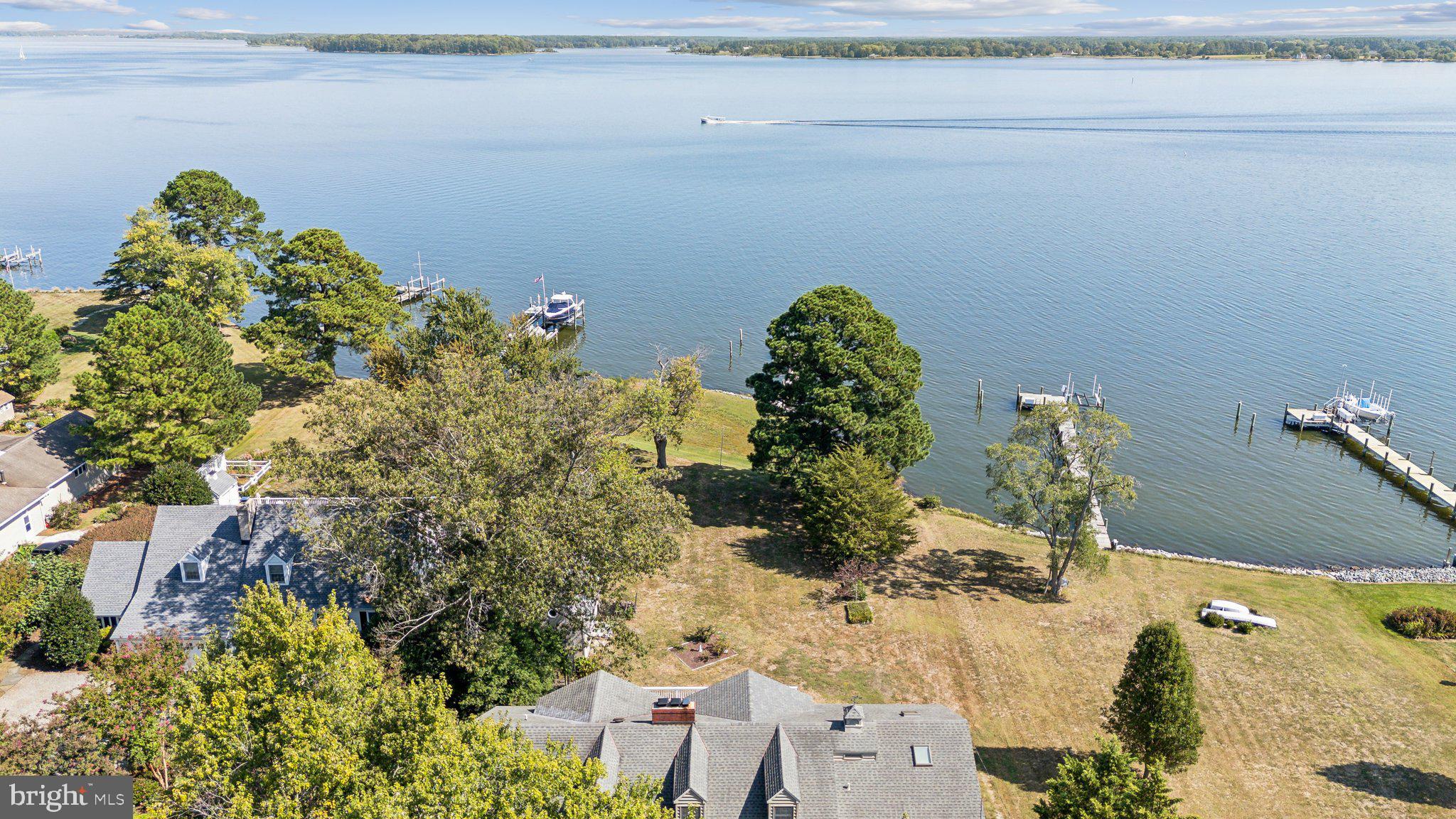 1015 Riverview Terr