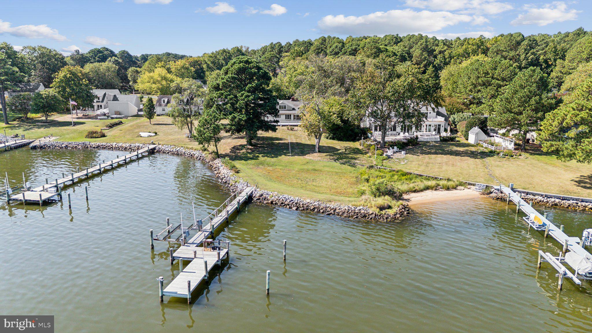 1015 Riverview Terr