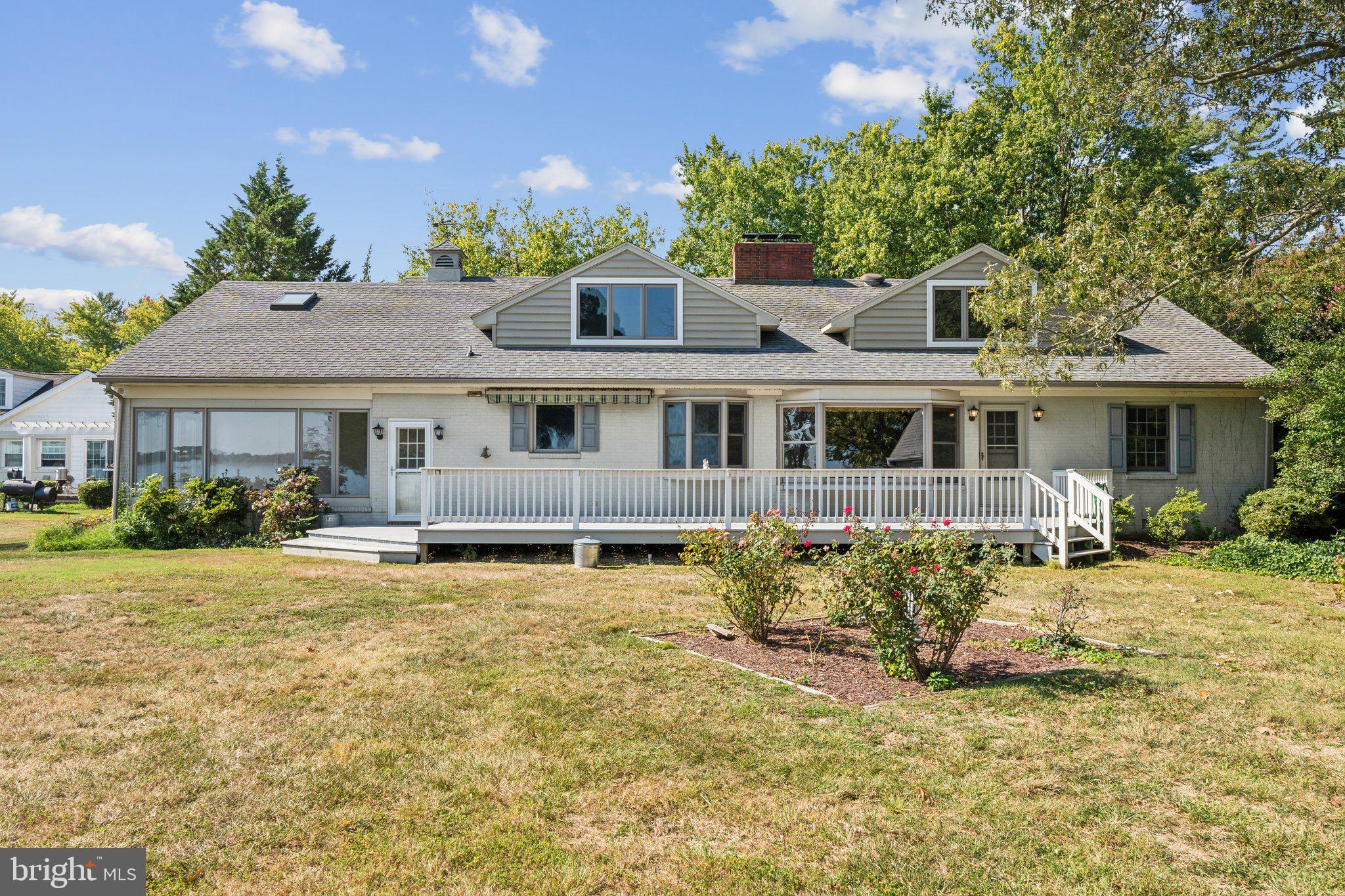 1015 Riverview Terr
