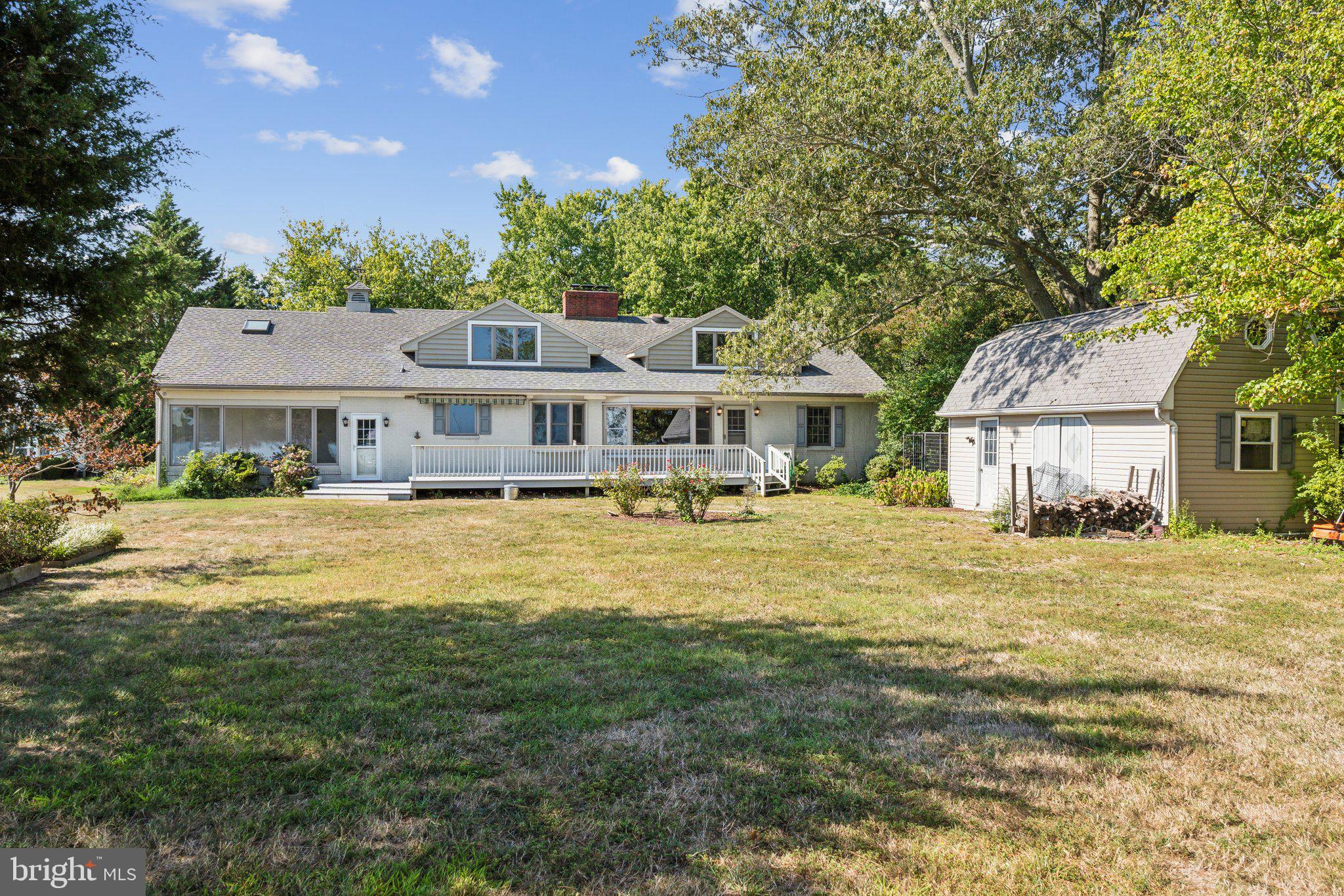 1015 Riverview Terr