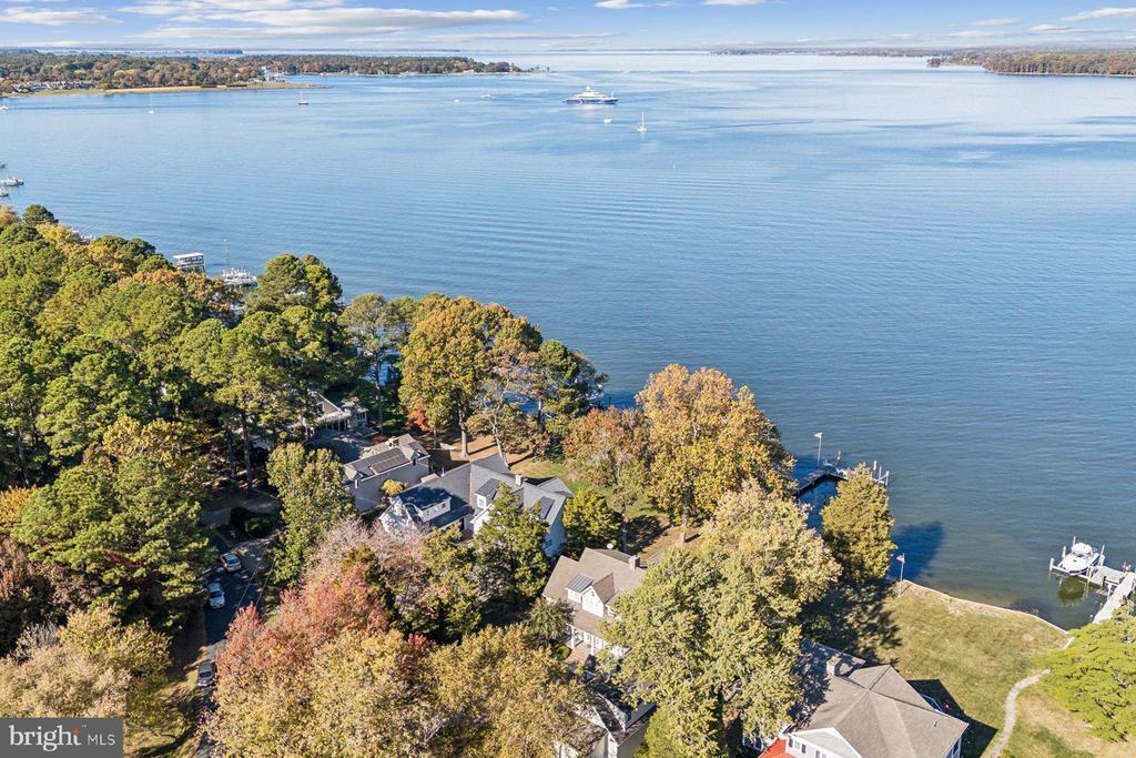 1003 Riverview Ter