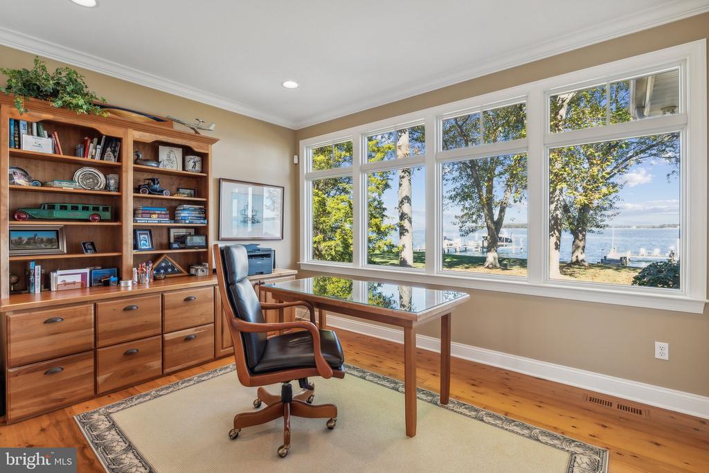 1003 Riverview Ter