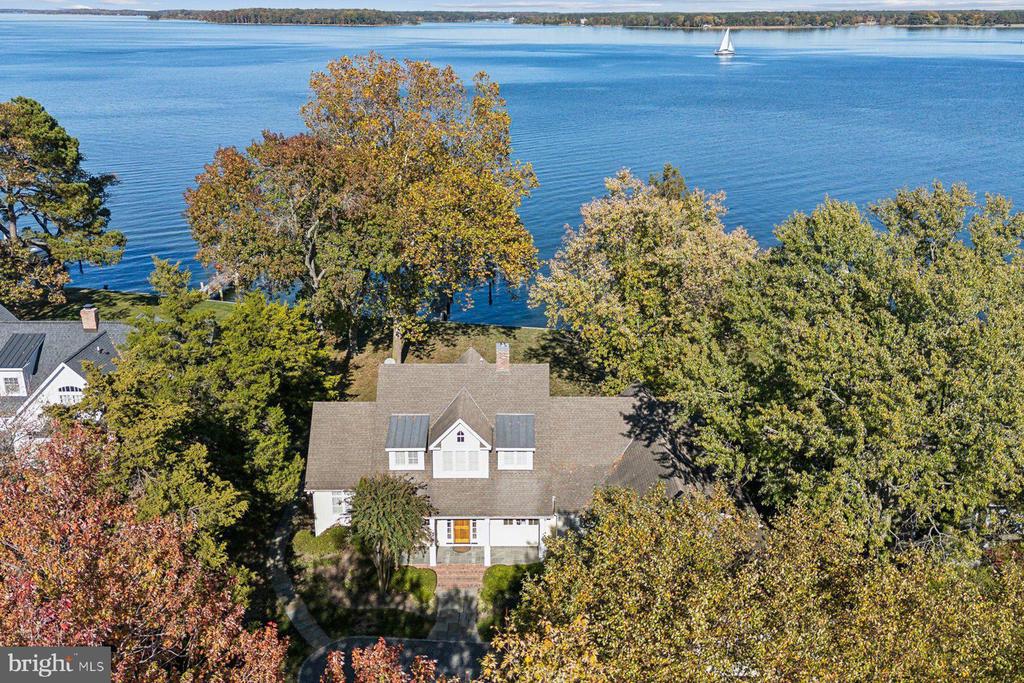 1003 Riverview Ter