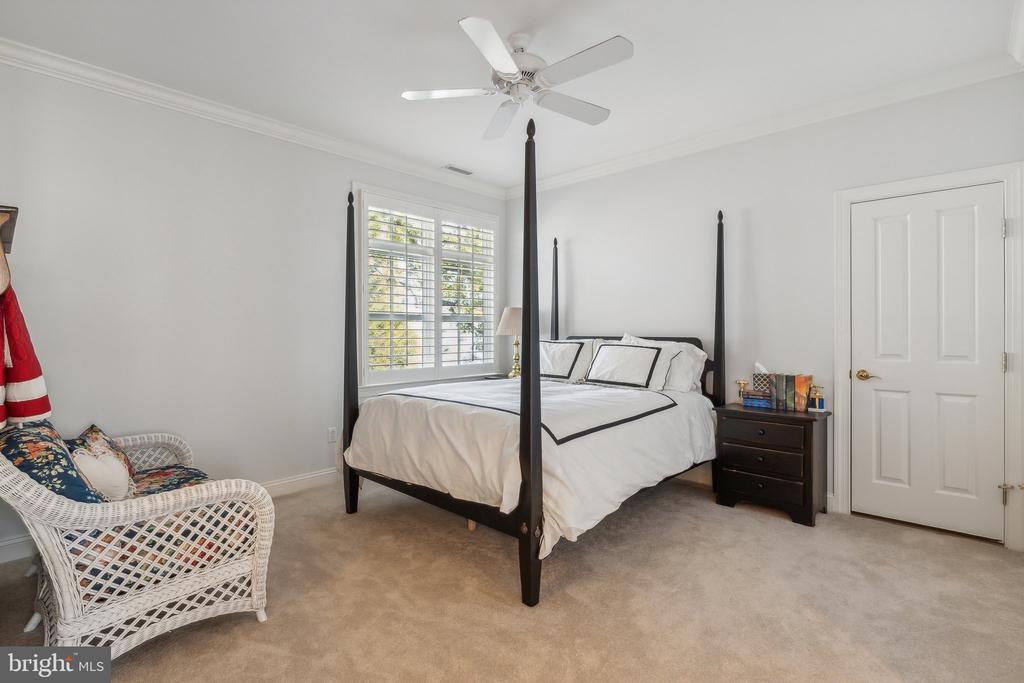 1003 Riverview Ter