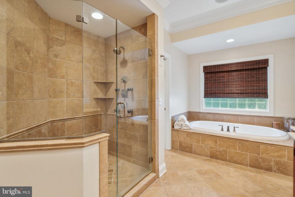 1003 Riverview Ter