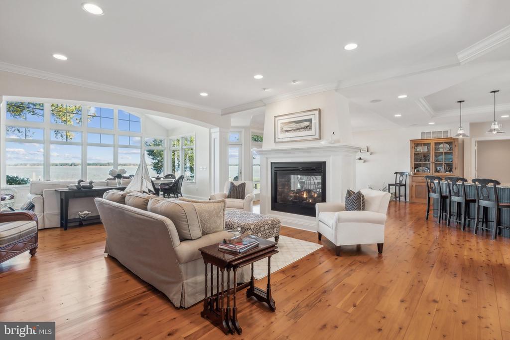 1003 Riverview Ter