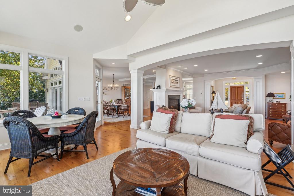 1003 Riverview Ter