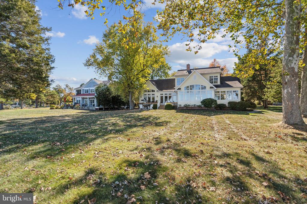 1003 Riverview Ter