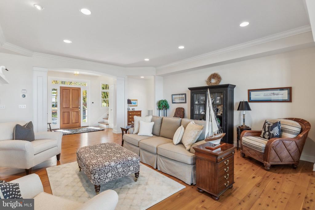 1003 Riverview Ter