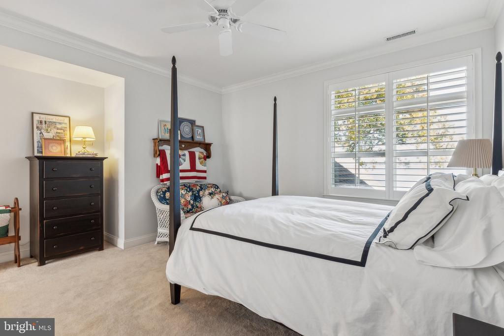 1003 Riverview Ter