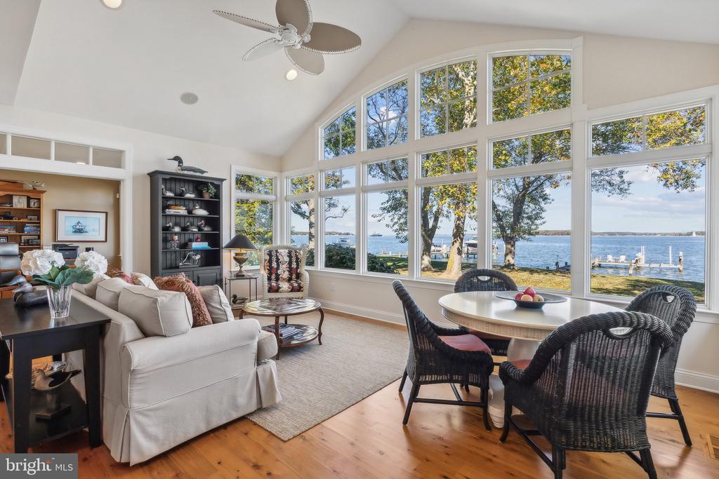 1003 Riverview Ter