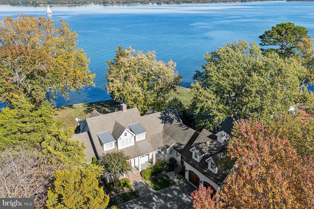 1003 Riverview Ter