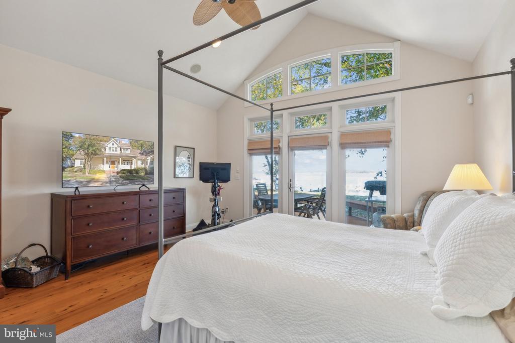 1003 Riverview Ter