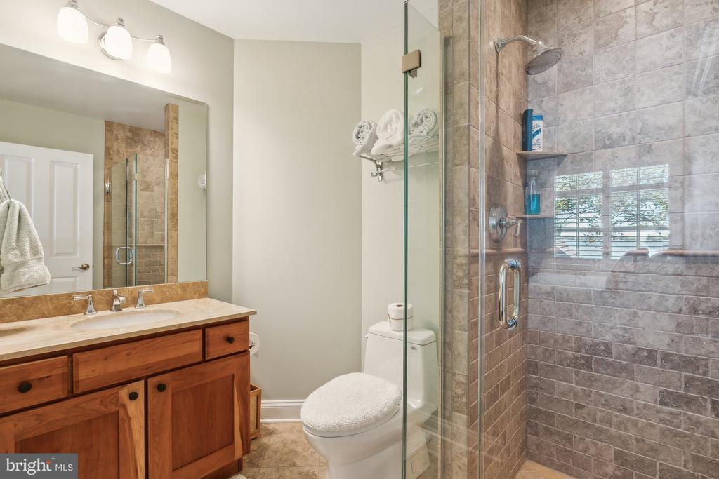 1003 Riverview Ter
