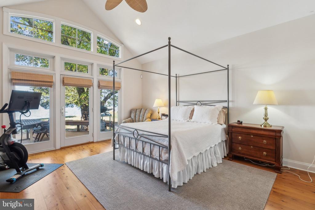 1003 Riverview Ter