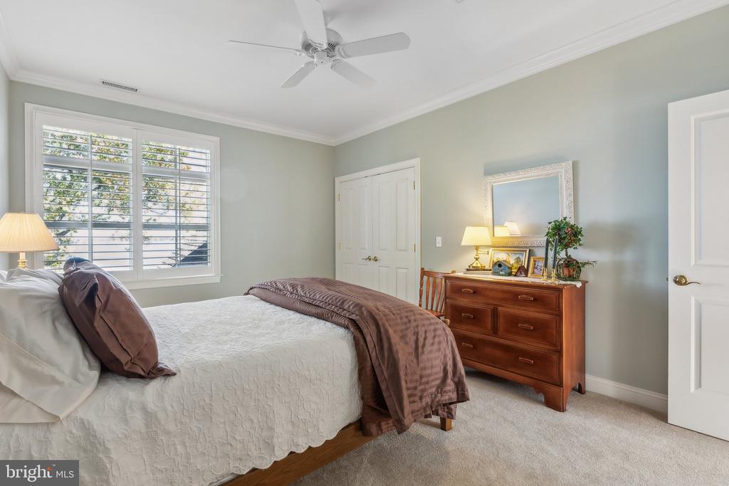 1003 Riverview Ter