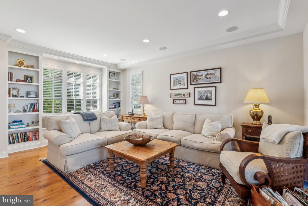 1003 Riverview Ter