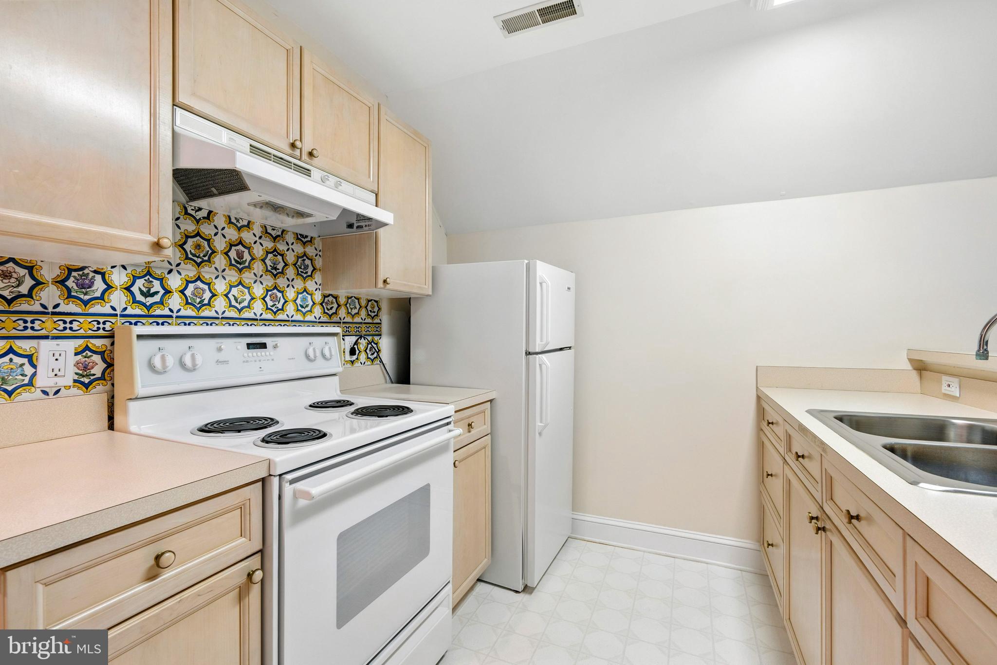 27873 le Gates Cove Rd