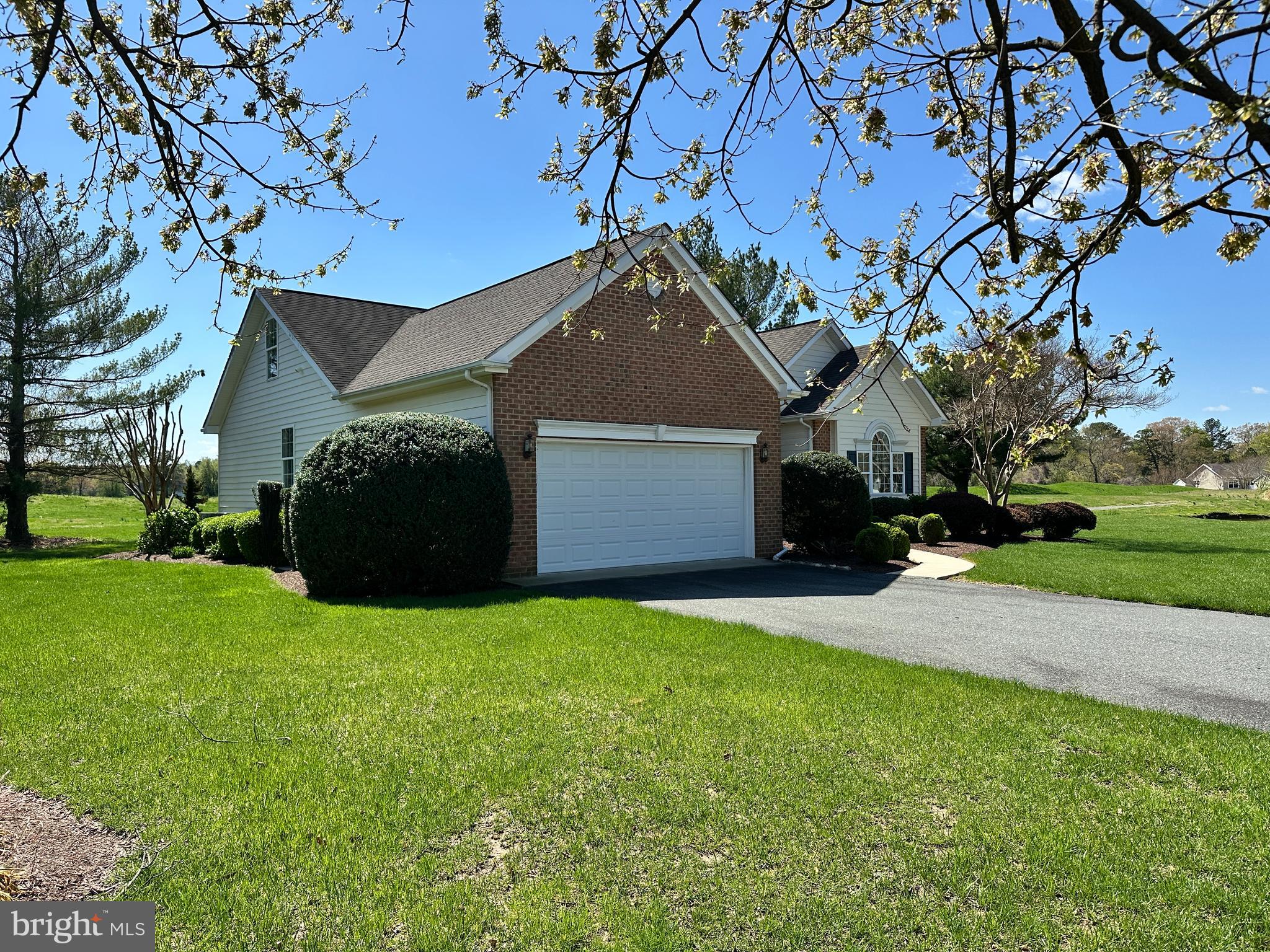 28485 Clubhouse Dr
