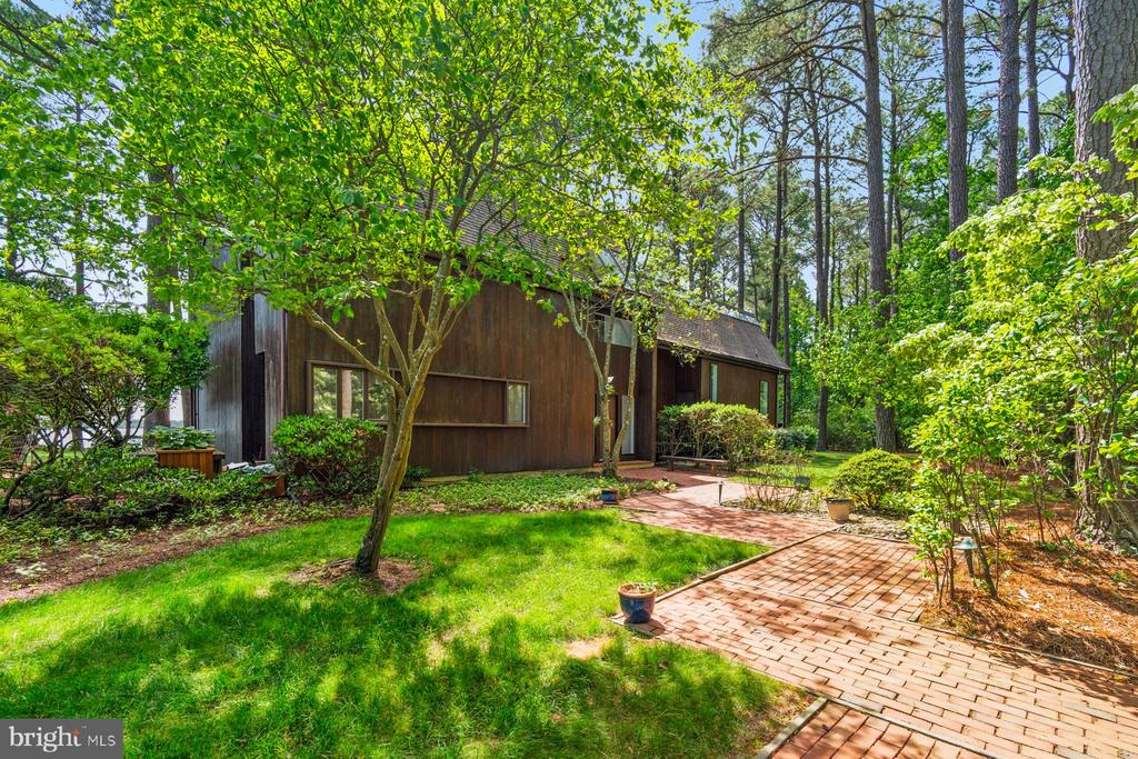 7285 Quaker Neck Rd
