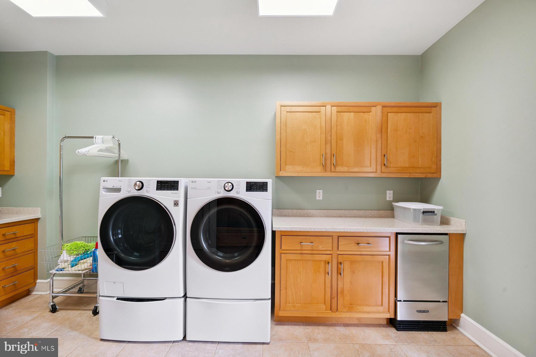 7090 Cooper Point Rd