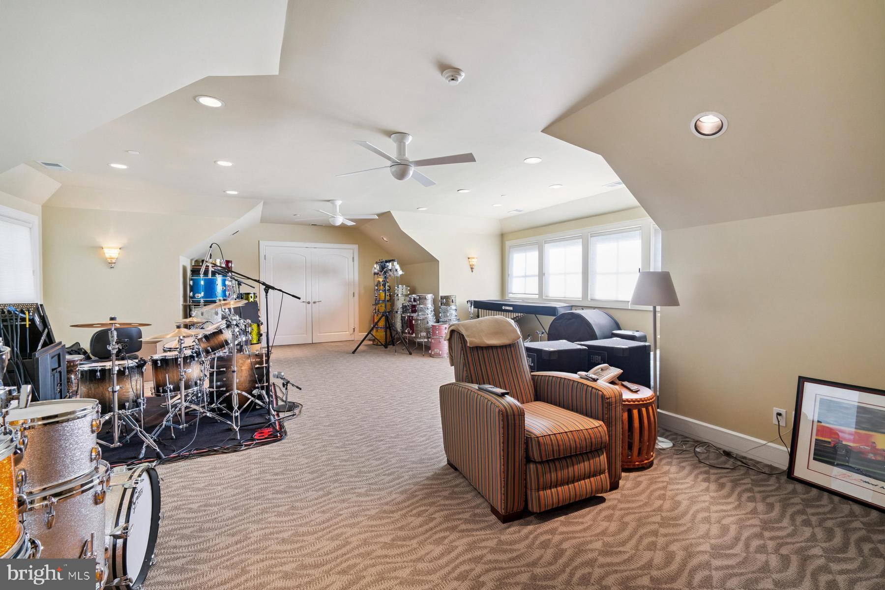 7090 Cooper Point Rd