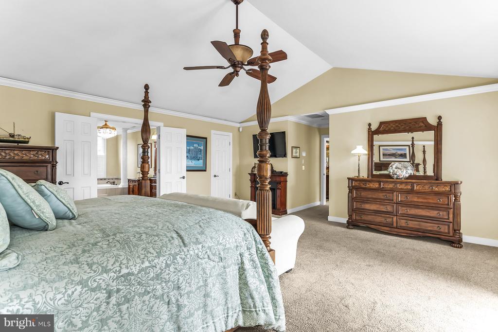 21477 ISLAND CLUB ROAD