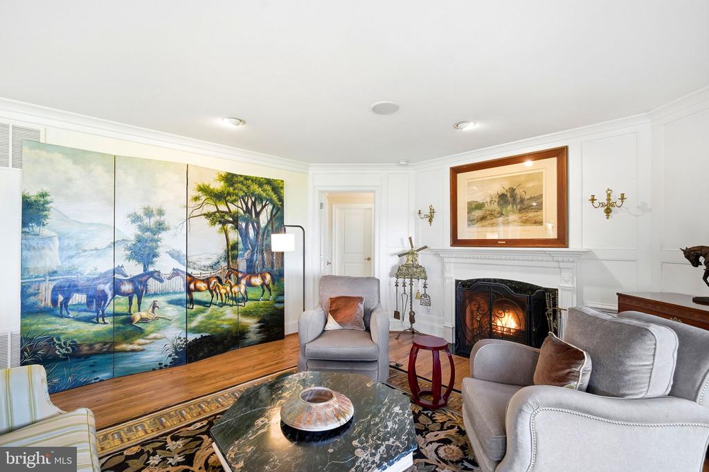 8242 INGLETON CIRCLE