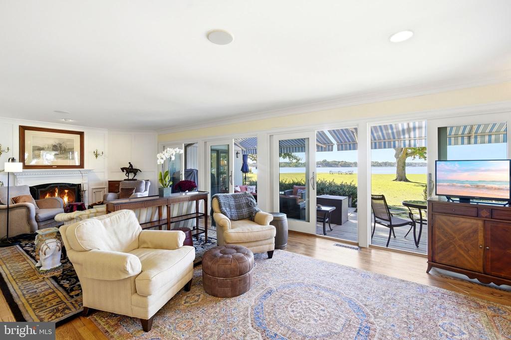 8242 INGLETON CIRCLE