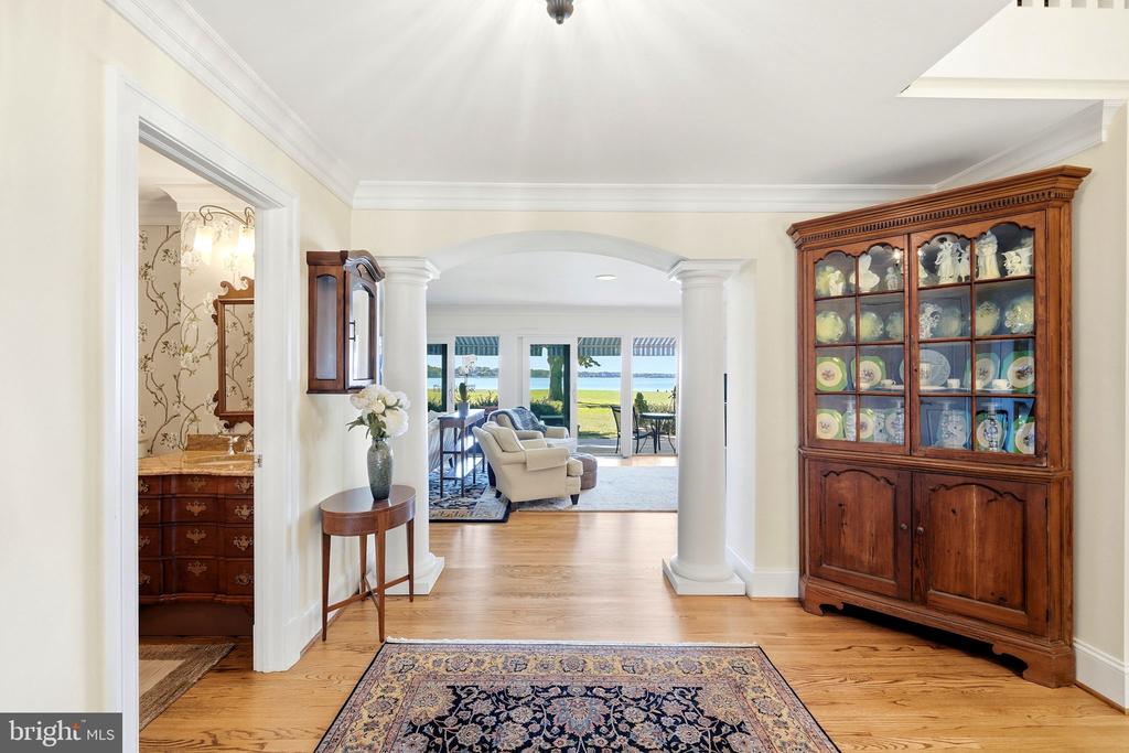 8242 INGLETON CIRCLE